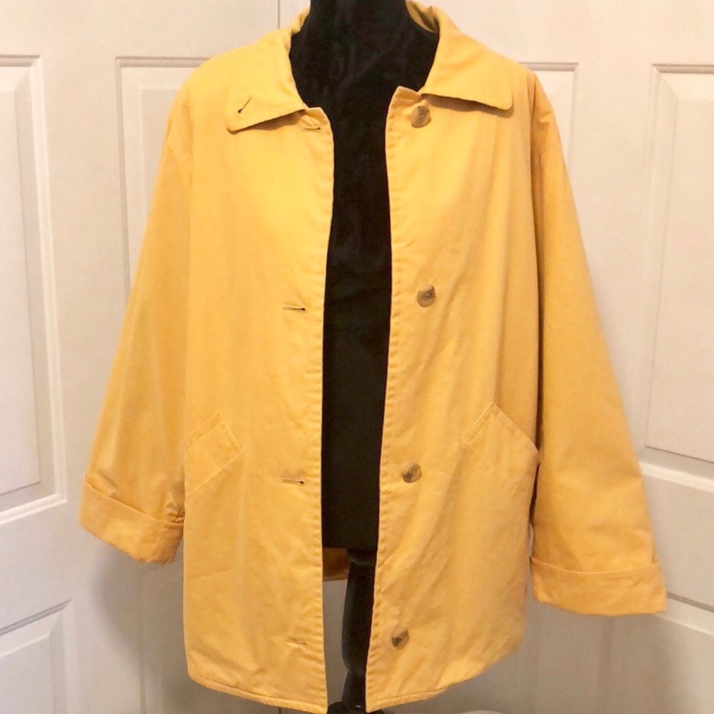 Saks Fifth Avenue petite medium yellow coat. - Picture 1 of 3